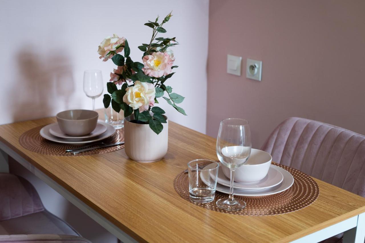 Capstay Color Valenciennes & Netflix Trith-Saint-Leger 外观 照片